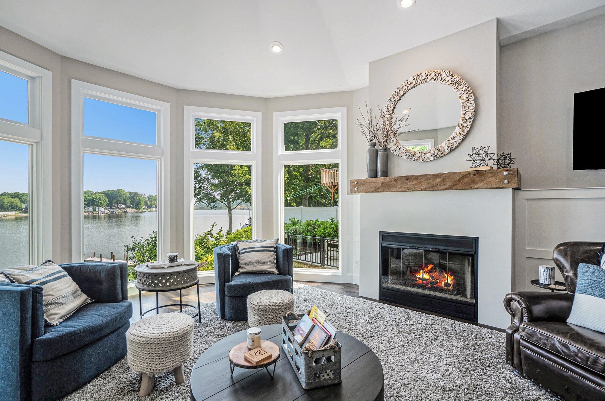 18941 Fruitport Rd, Spring Lake MI  49456-1162 exterior