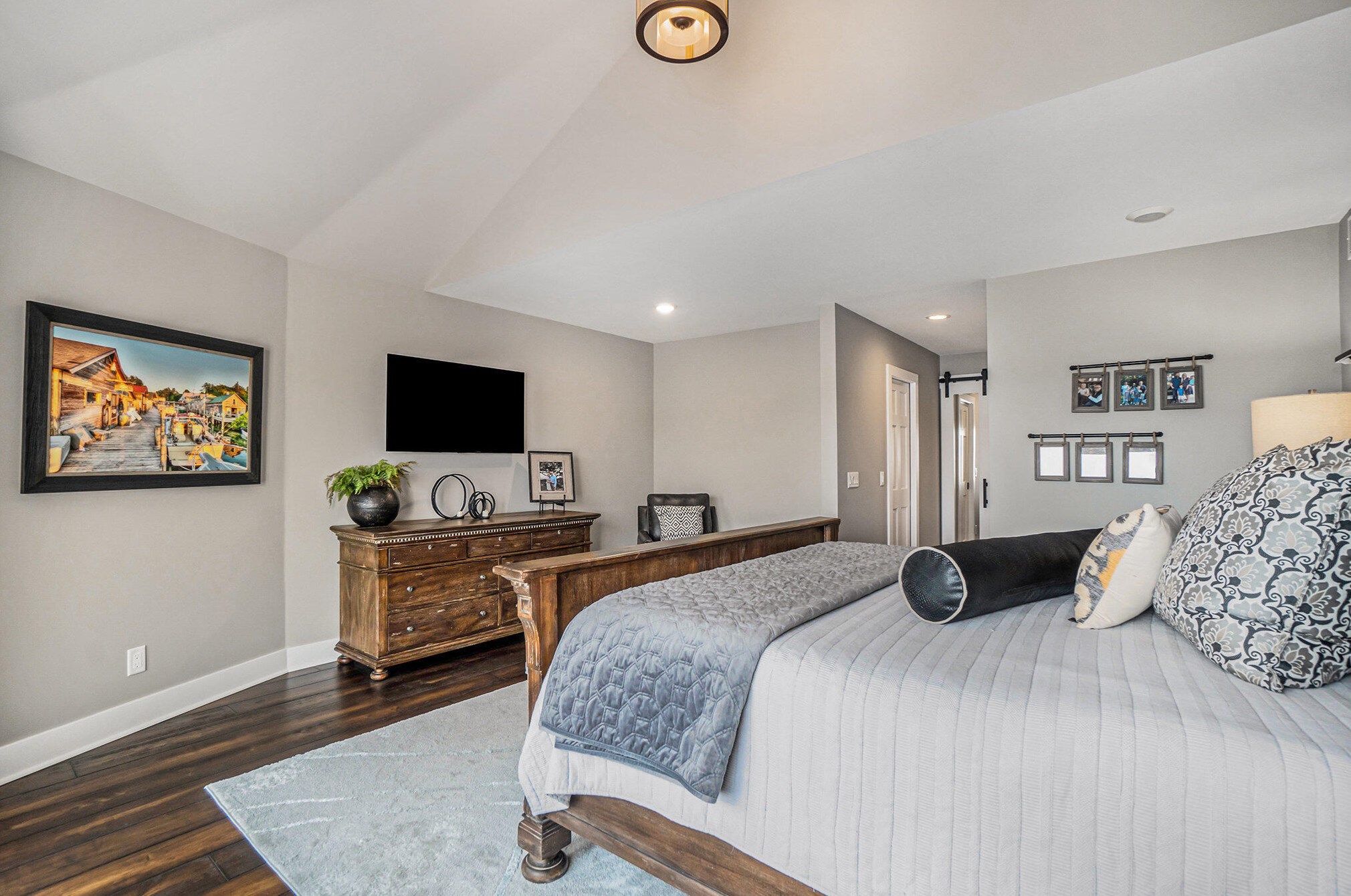 18941 Fruitport Rd, Spring Lake MI  49456-1162 exterior