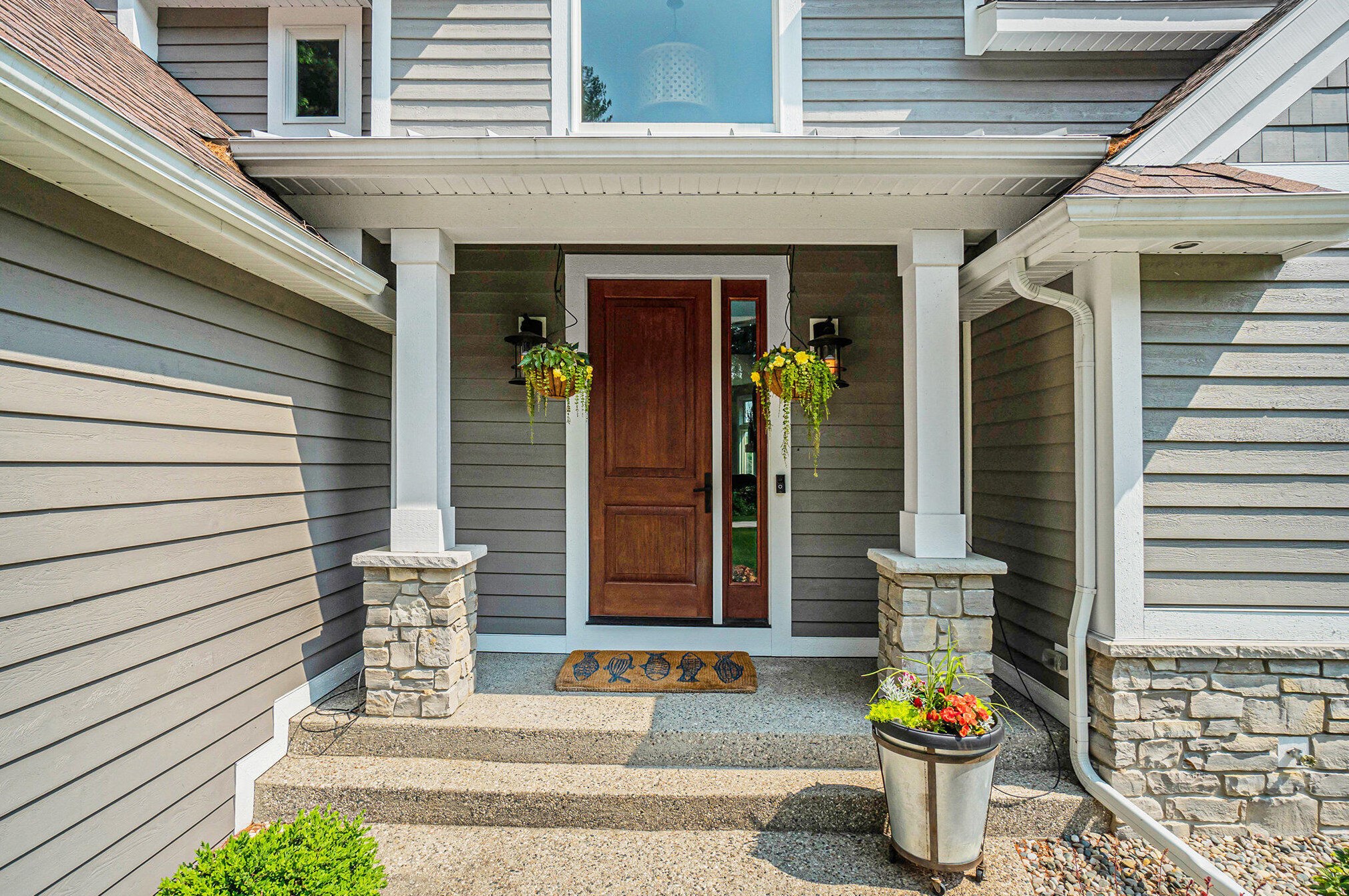 18941 Fruitport Rd, Spring Lake MI  49456-1162 exterior