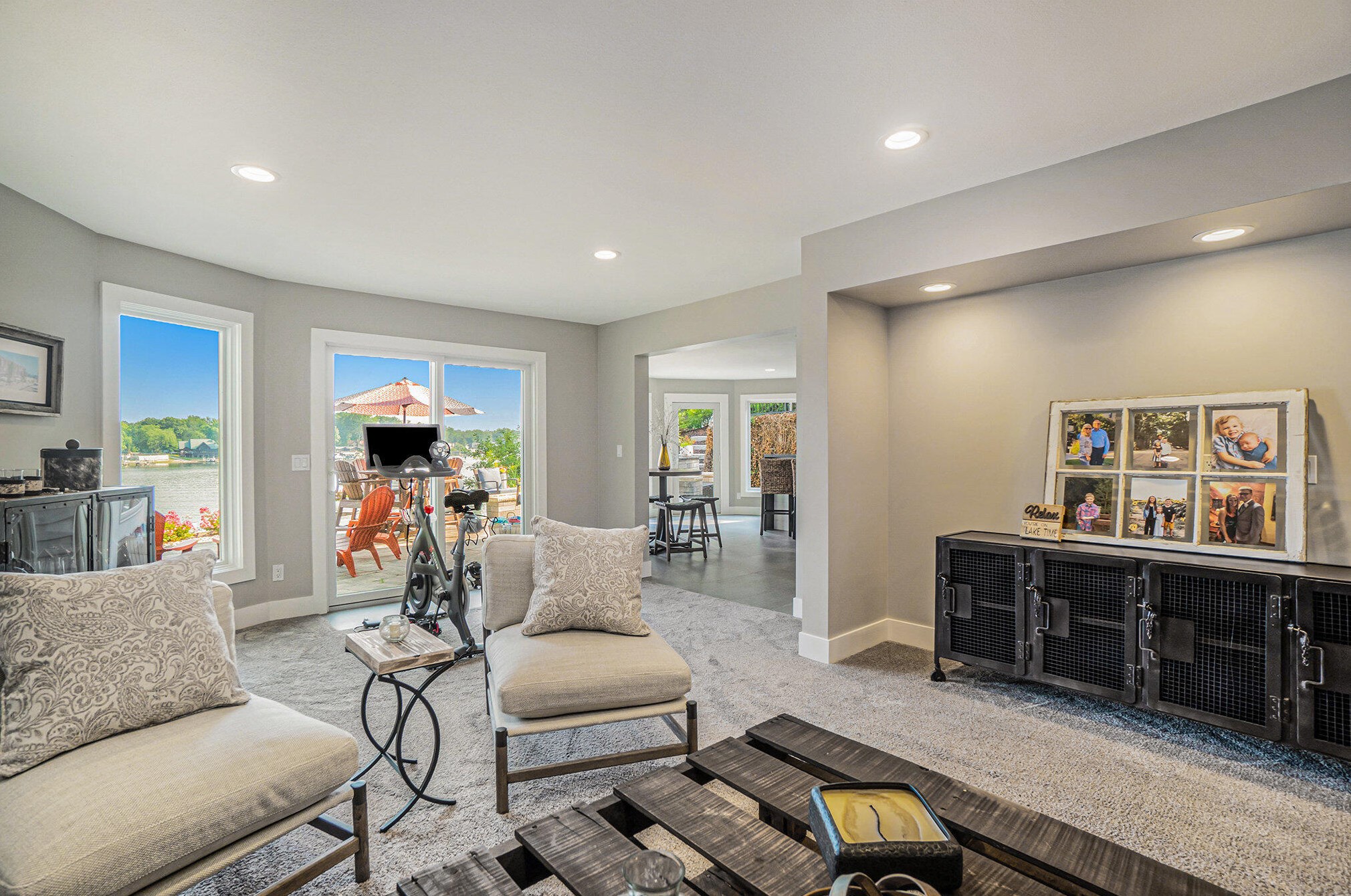 18941 Fruitport Rd, Spring Lake MI  49456-1162 exterior