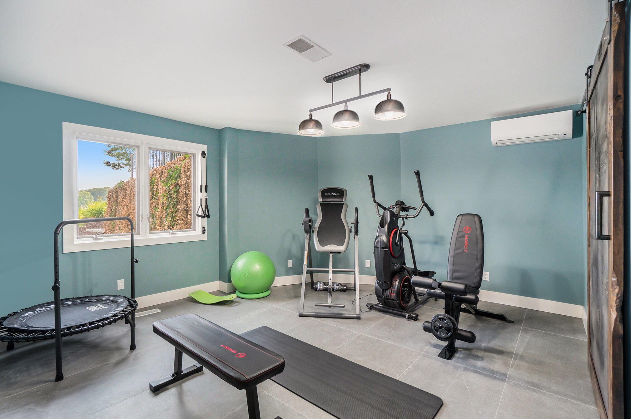 18941 Fruitport Rd, Spring Lake MI  49456-1162 exterior