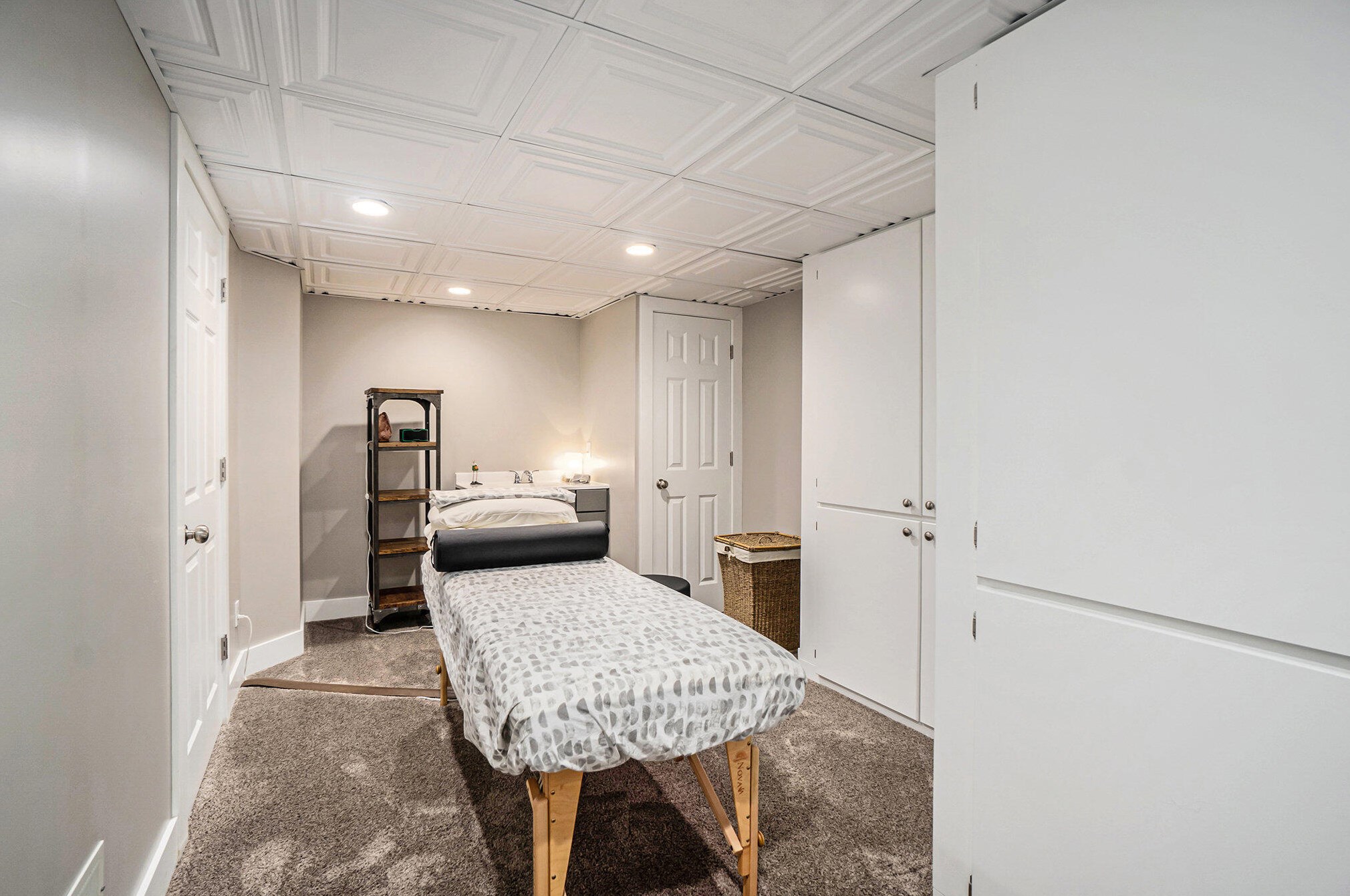 18941 Fruitport Rd, Spring Lake MI  49456-1162 exterior