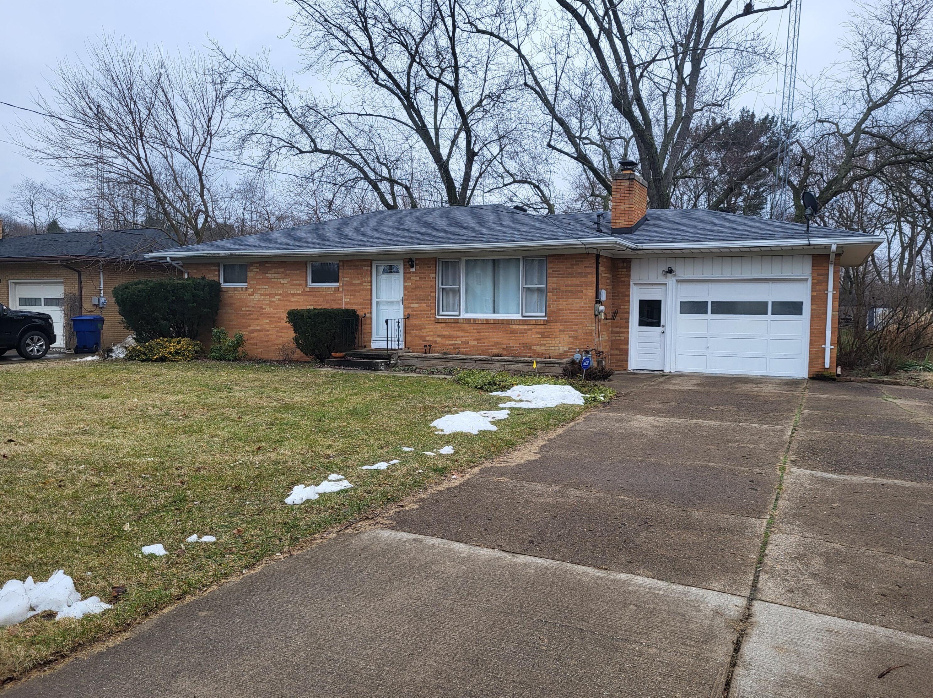 2101 Colfax Ave, Benton Harbor, MI 49022-6843