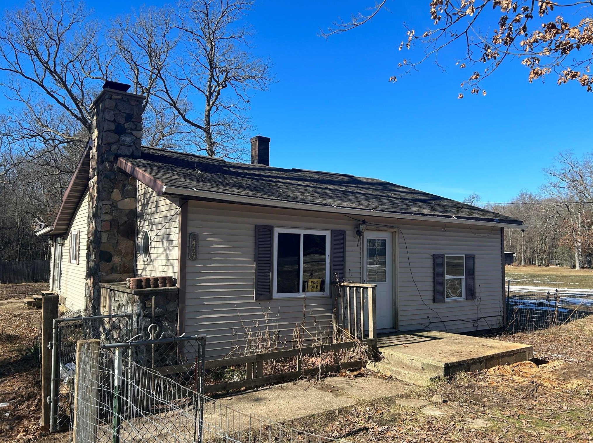 8459 S Maple Island Rd, Fremont, MI 49412