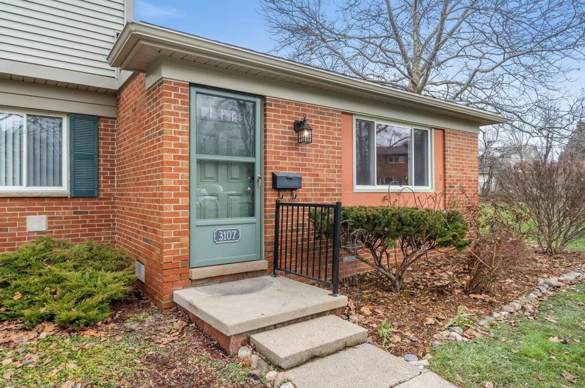 3107 Wolverine Dr, Ann Arbor, MI 48108-2080