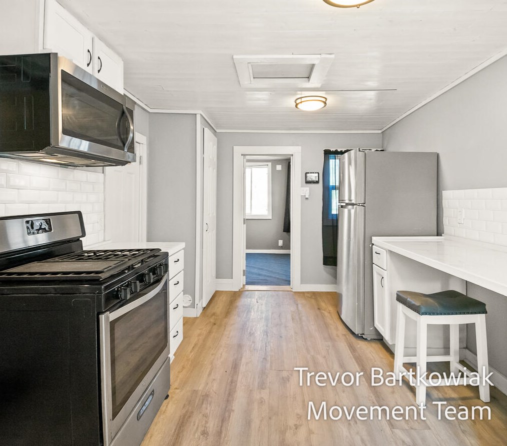 965 Young Ave, Meskegon MI 49441-2606 exterior