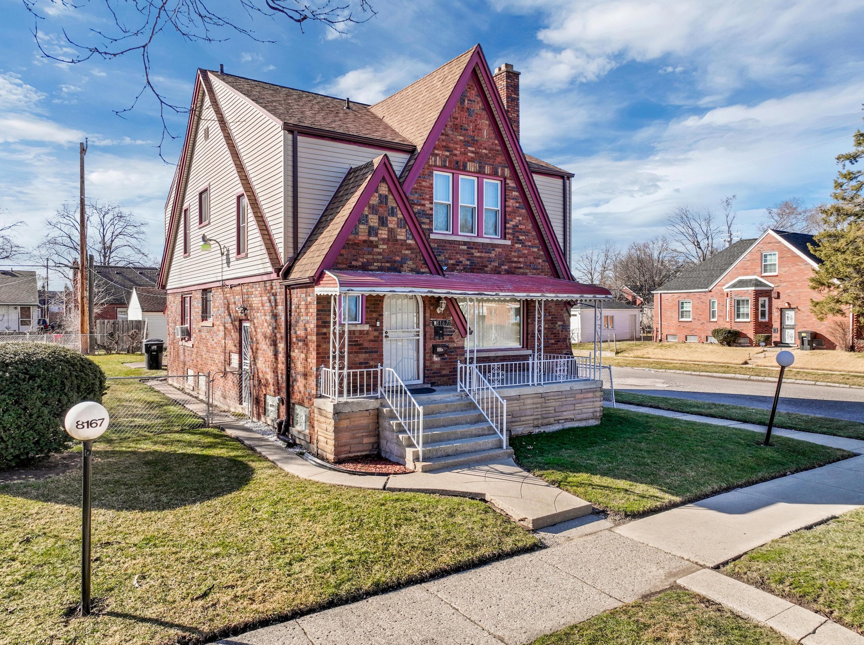 8165 Coyle St, Detroit, MI 48228-5600