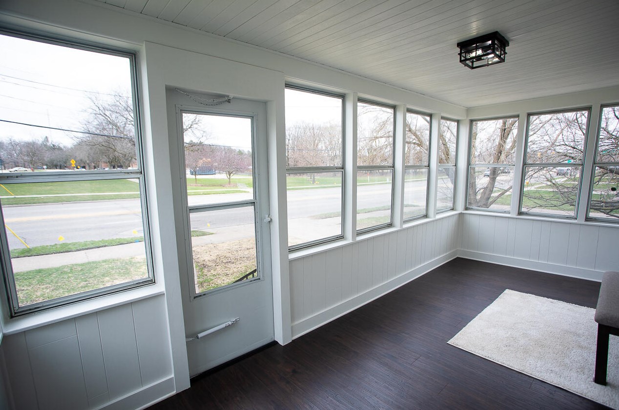 713 Fuller Ave, Grand Rapids MI  49503-1917 exterior