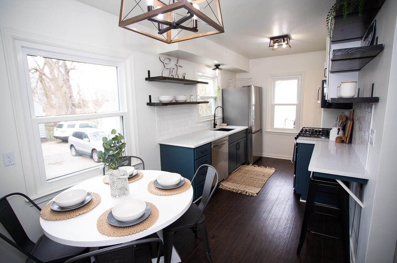 713 Fuller Ave, Grand Rapids MI  49503-1917 exterior