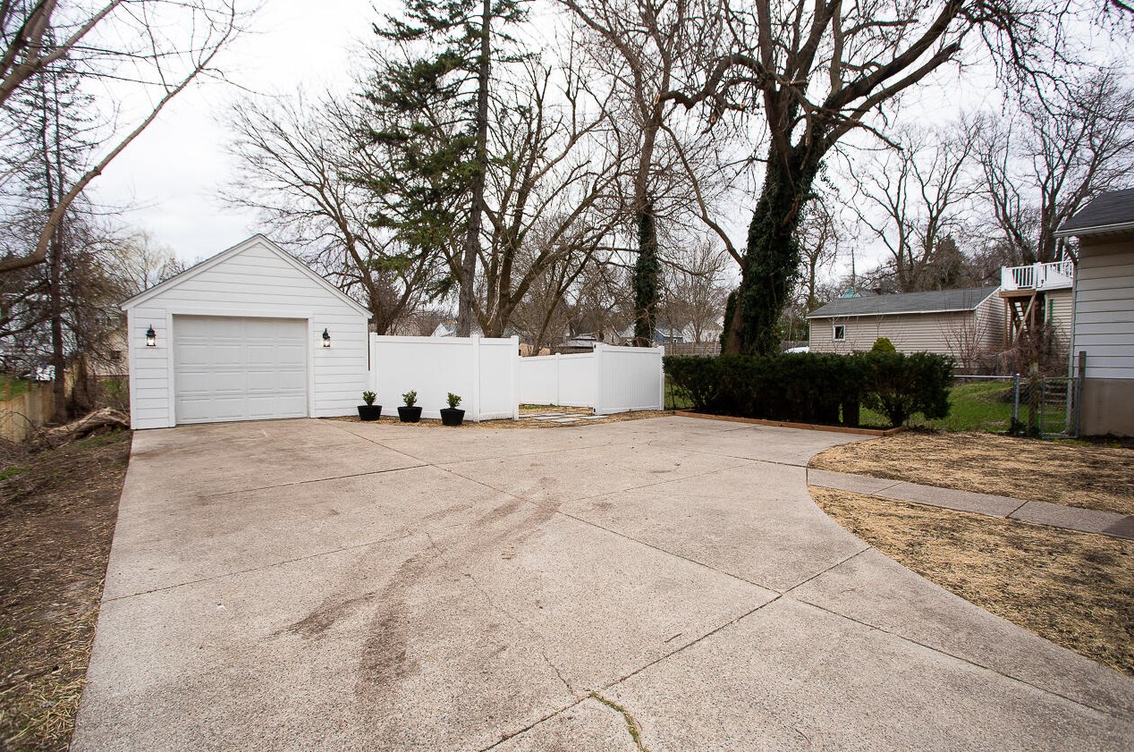 713 Fuller Ave, Grand Rapids MI  49503-1917 exterior