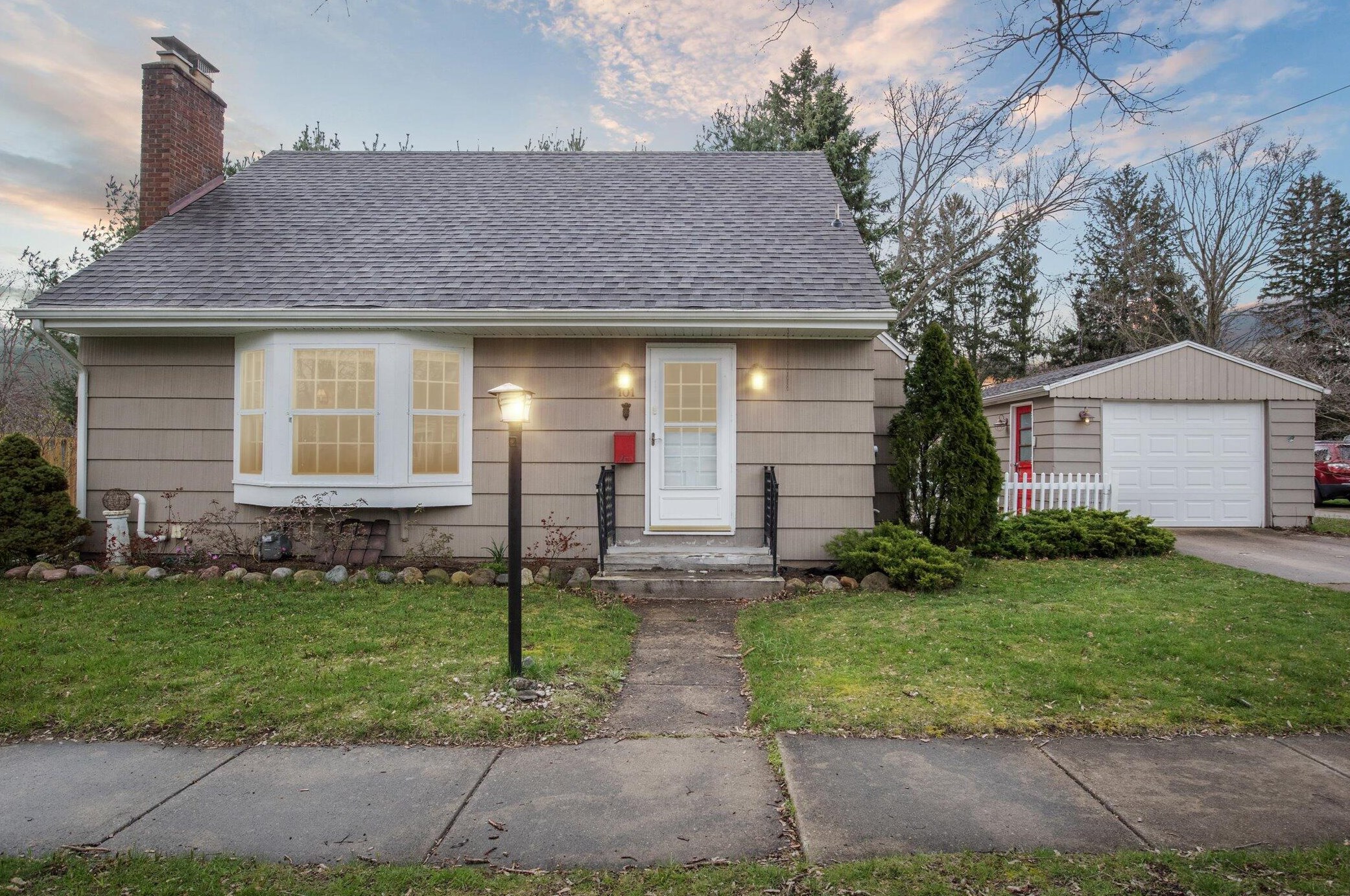 101 Chippewa St, Glendora, MI 49107
