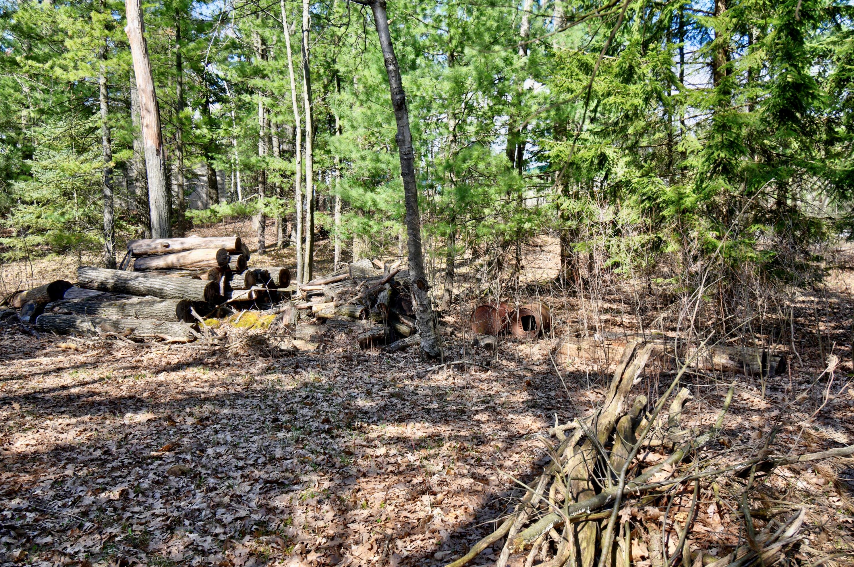 3290 Van Deusen Rd, Harrison MI 48625-9242 exterior