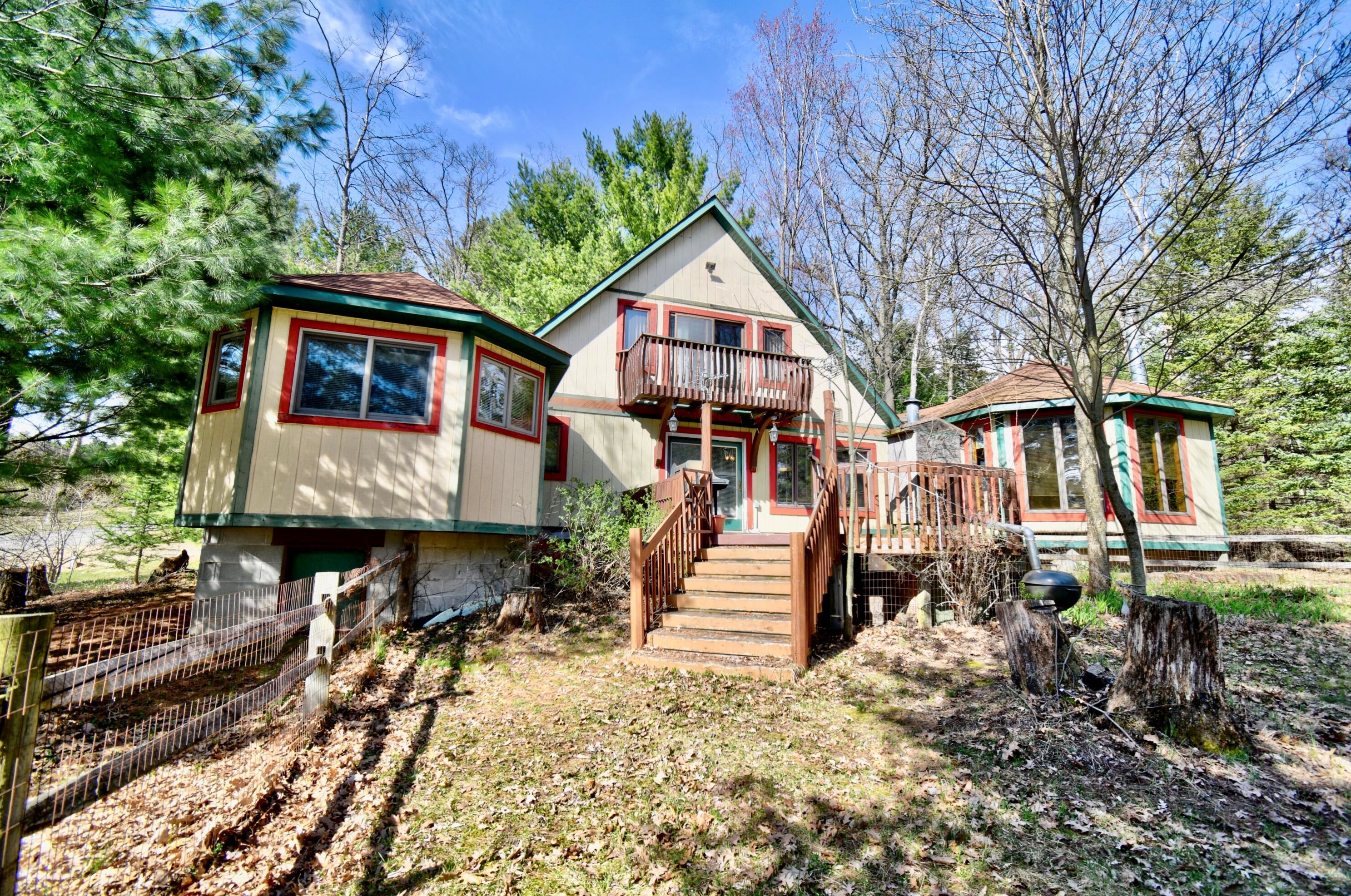 3290 Van Deusen Rd, Harrison MI 48625-9242 exterior