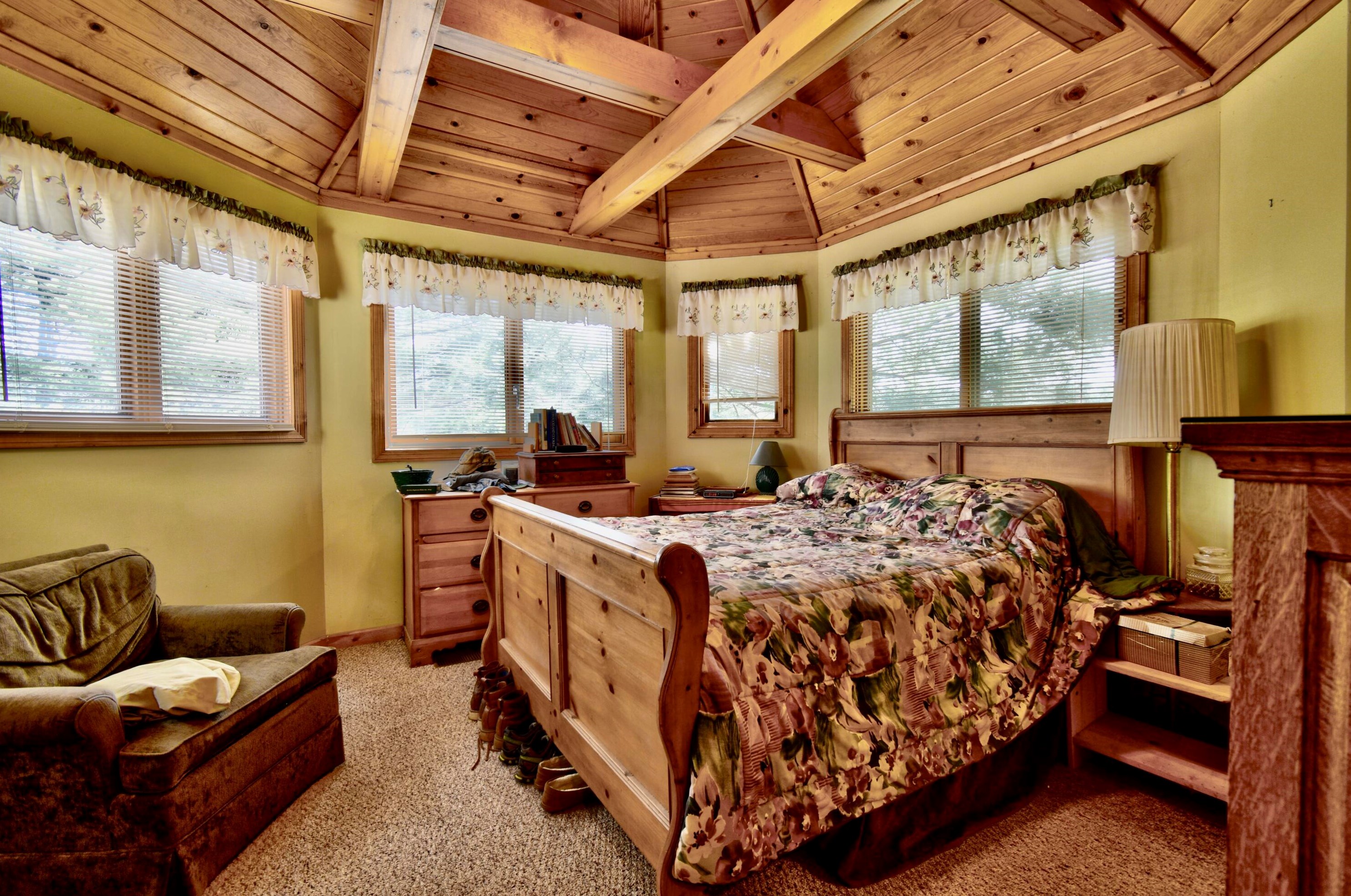 3290 Van Deusen Rd, Harrison MI 48625-9242 exterior