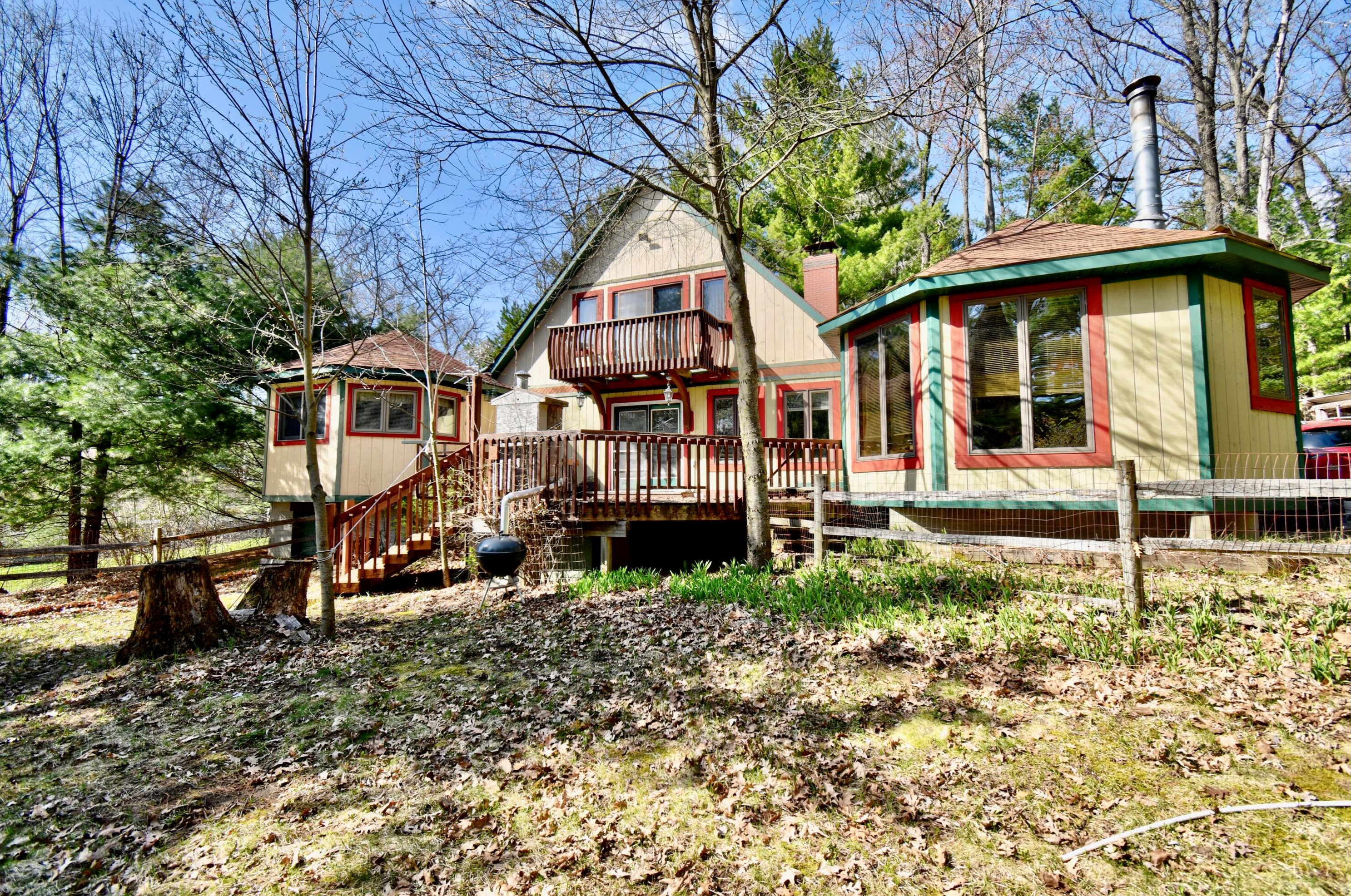 3290 Van Deusen Rd, Harrison MI 48625-9242 exterior