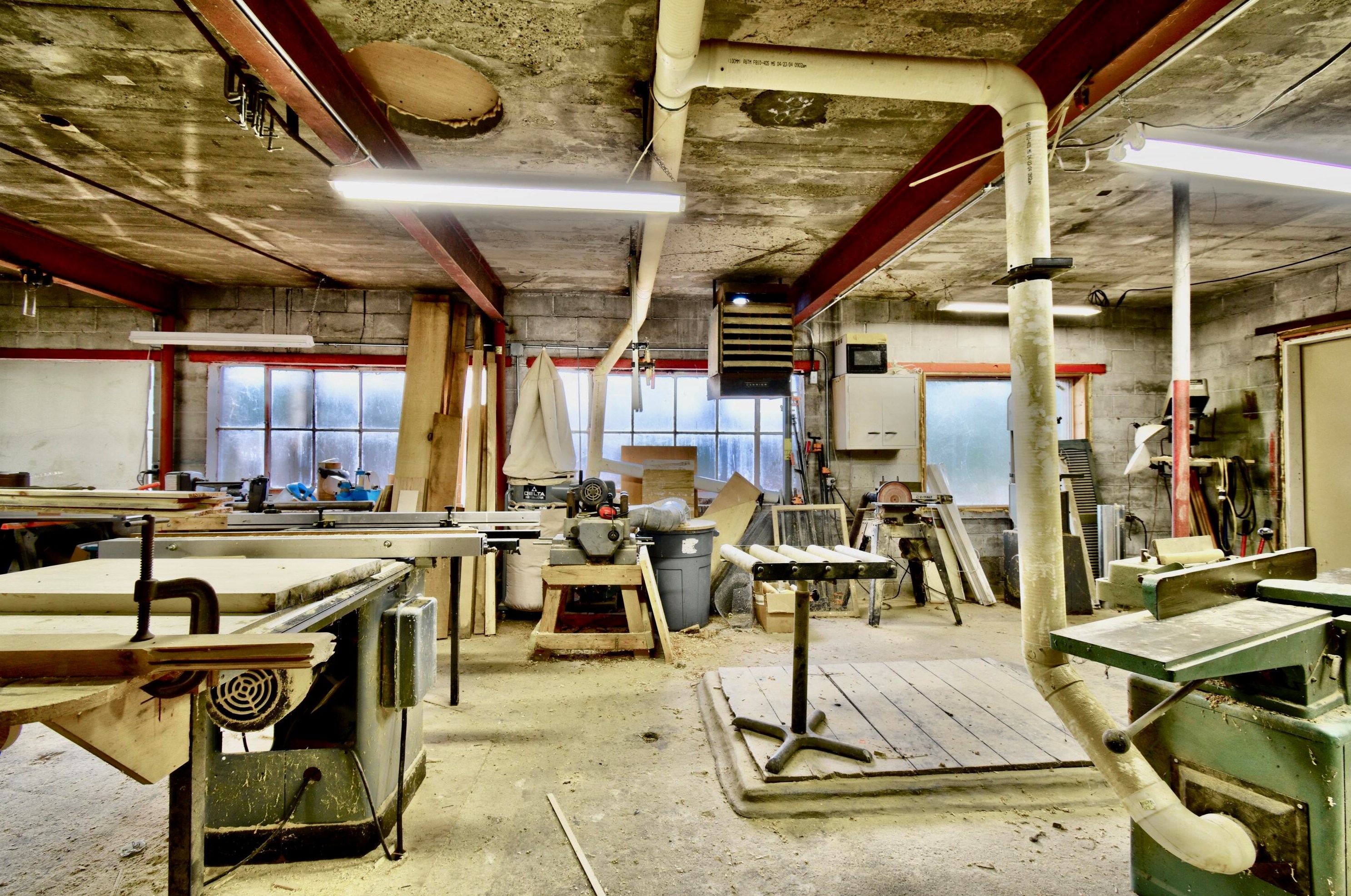 3290 Van Deusen Rd, Harrison MI 48625-9242 exterior