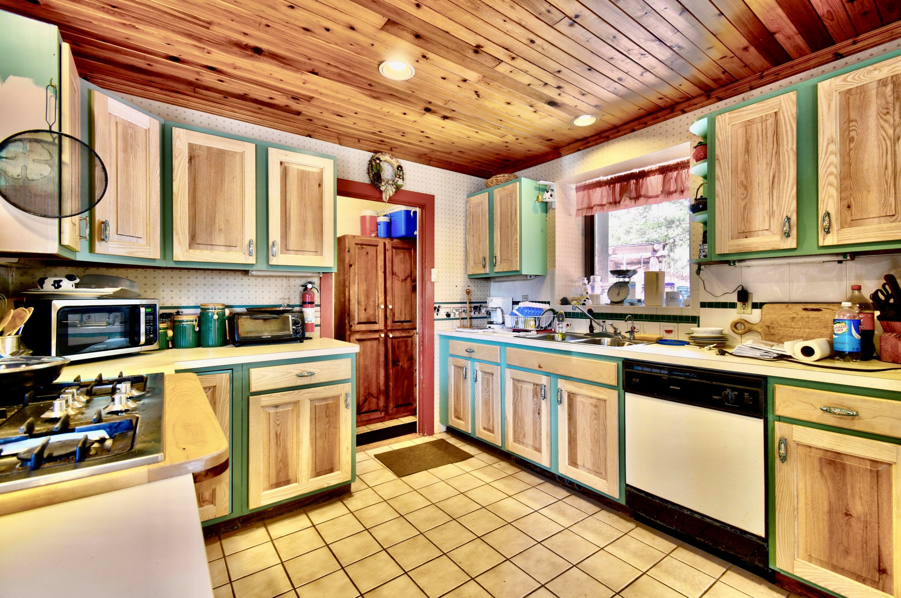 3290 Van Deusen Rd, Harrison MI 48625-9242 exterior