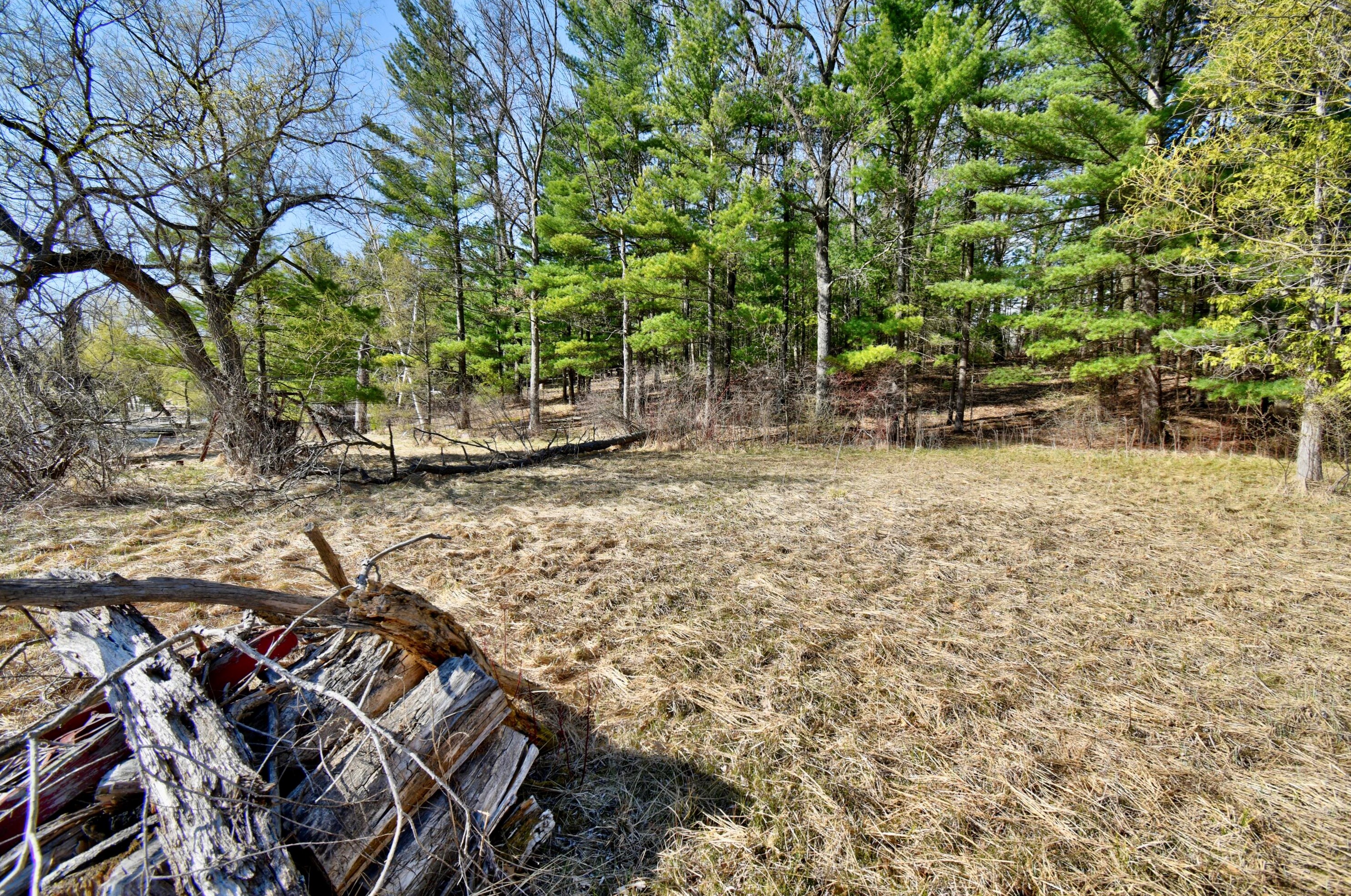 3290 Van Deusen Rd, Harrison MI 48625-9242 exterior