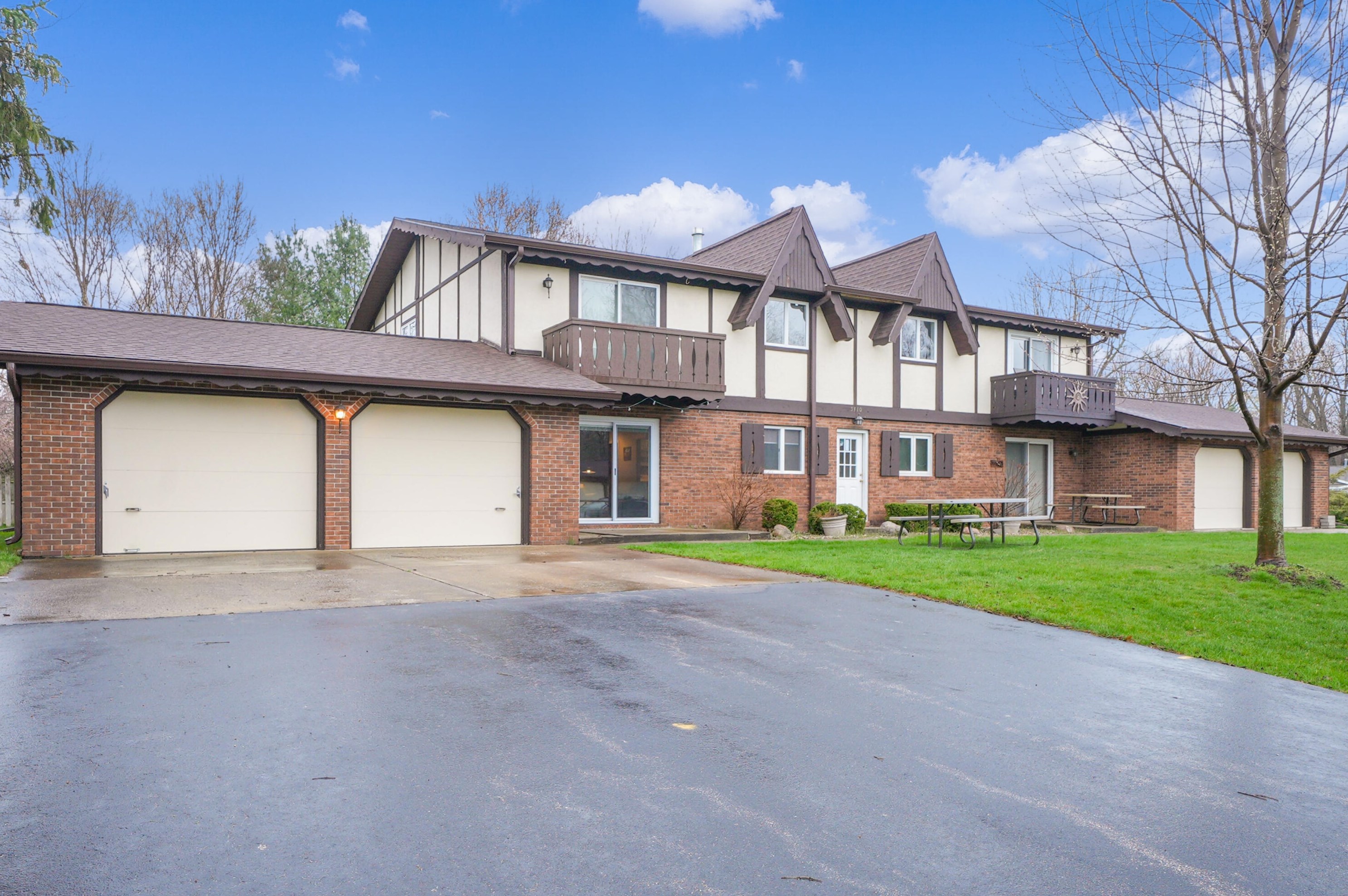 5410 Country Aire Dr #a, Coloma, MI 49038