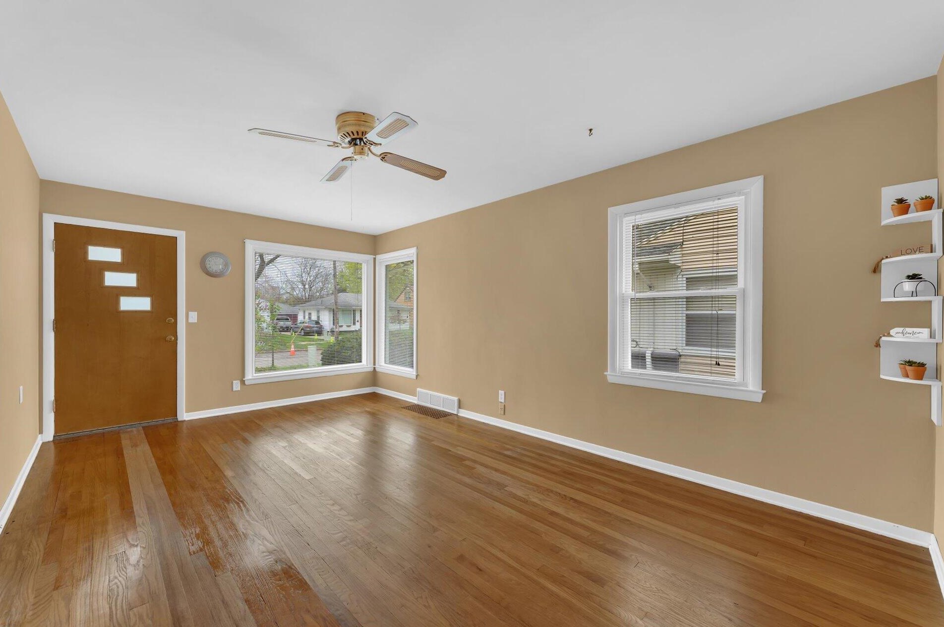 1363 Herrick Ave, Grand Rapids MI  49505-5538 exterior