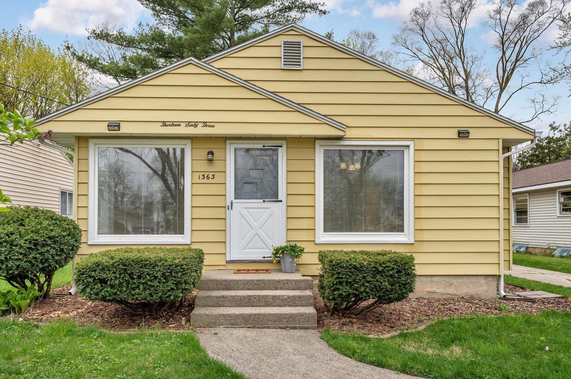 1363 Herrick Ave, Grand Rapids MI  49505-5538 exterior
