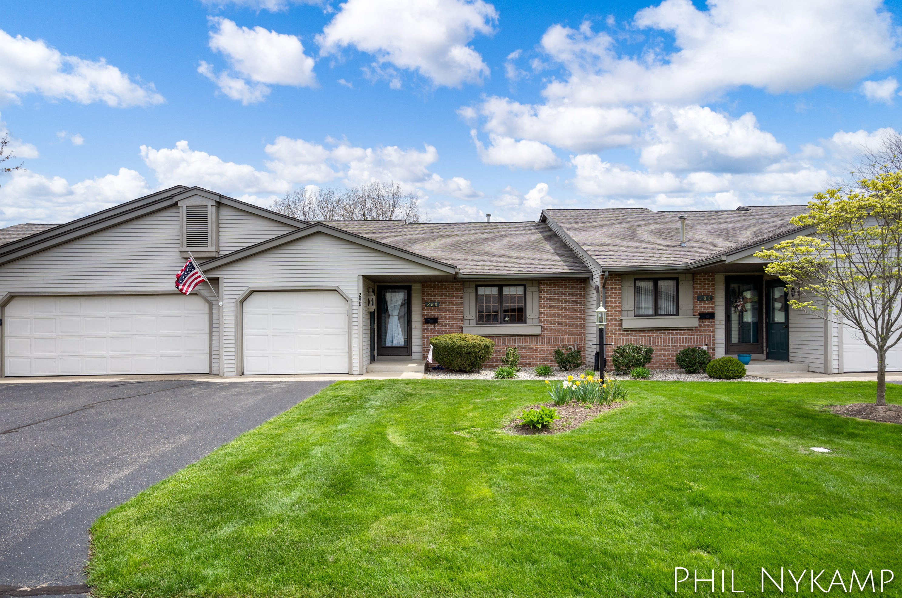 288 Harvest Ln, Holland, MI 49423-7805