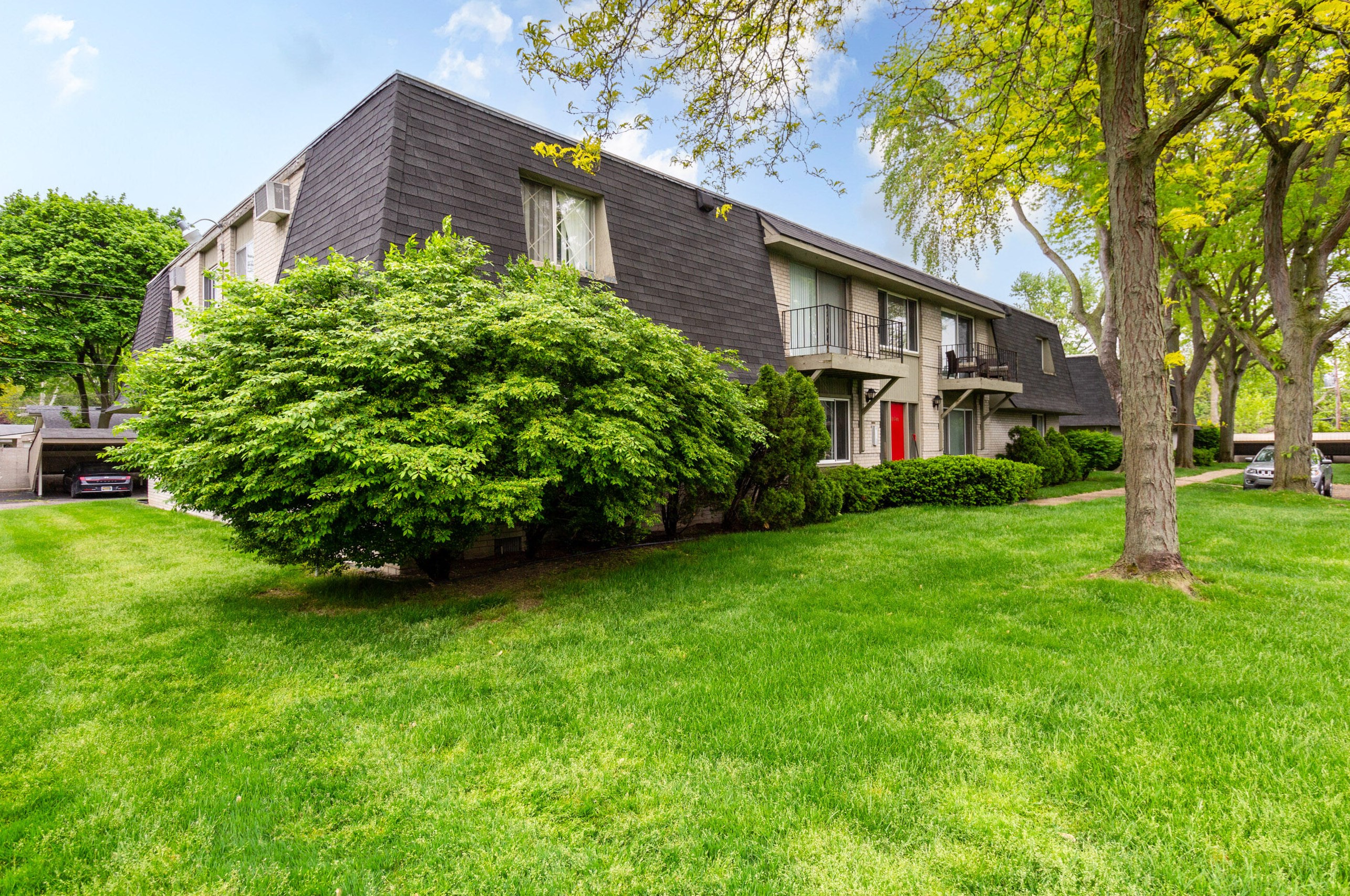 19840 W 12 Mile Rd #36, Southfield, MI 48076