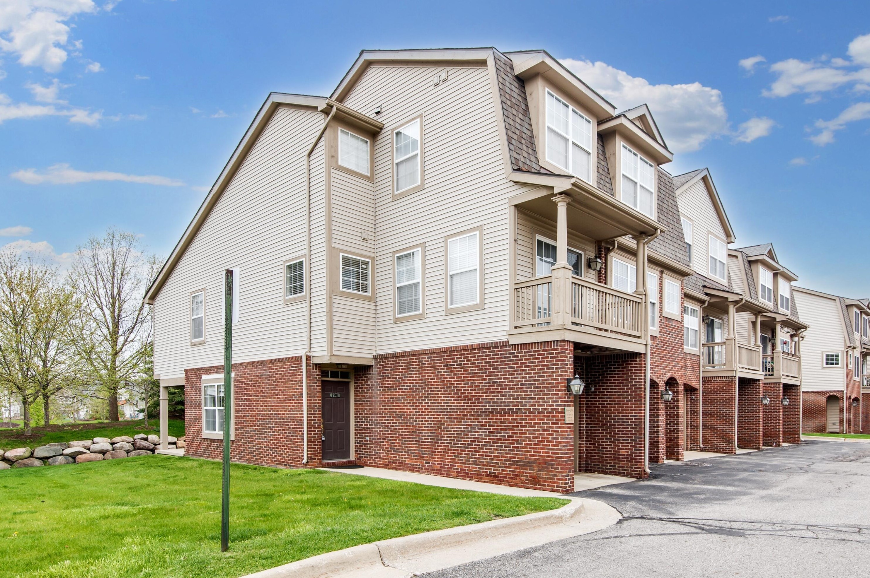 2701 Barclay Way, Ann Arbor, MI 48105