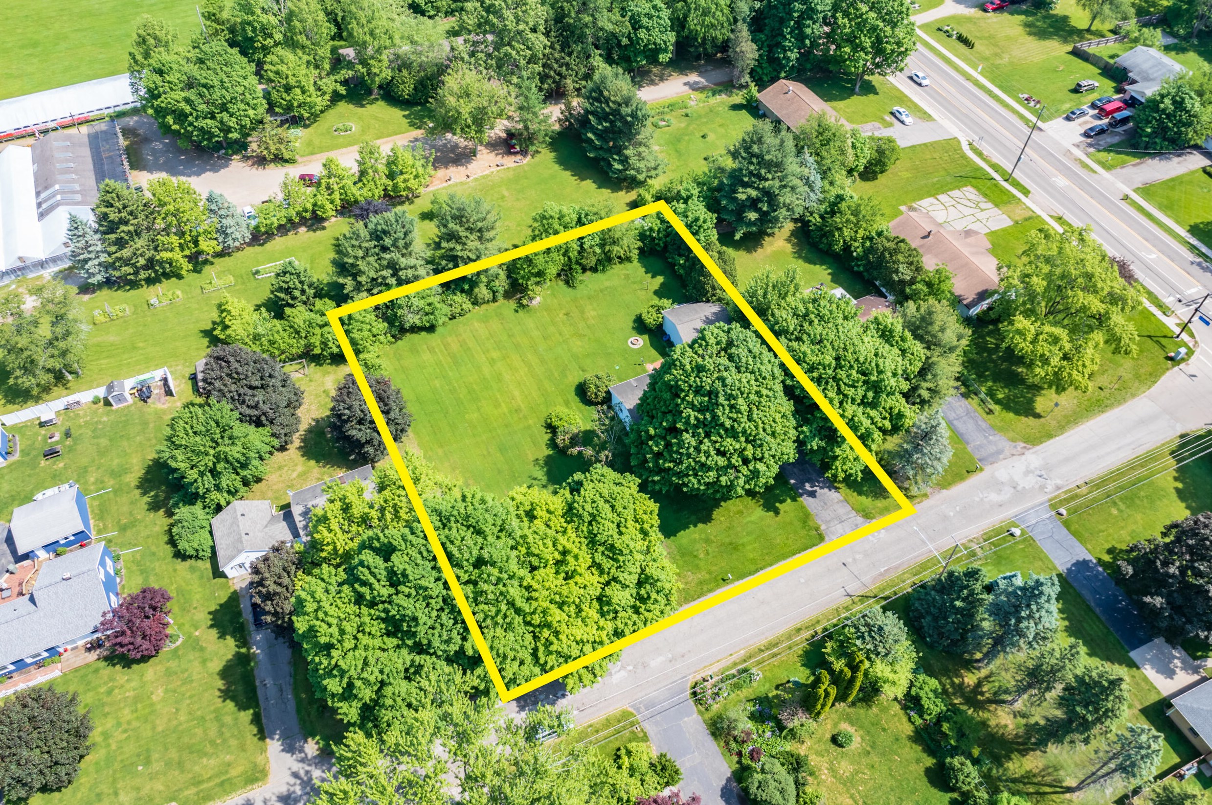5050 Beech Ave, Kalamazoo, MI 49006-1902