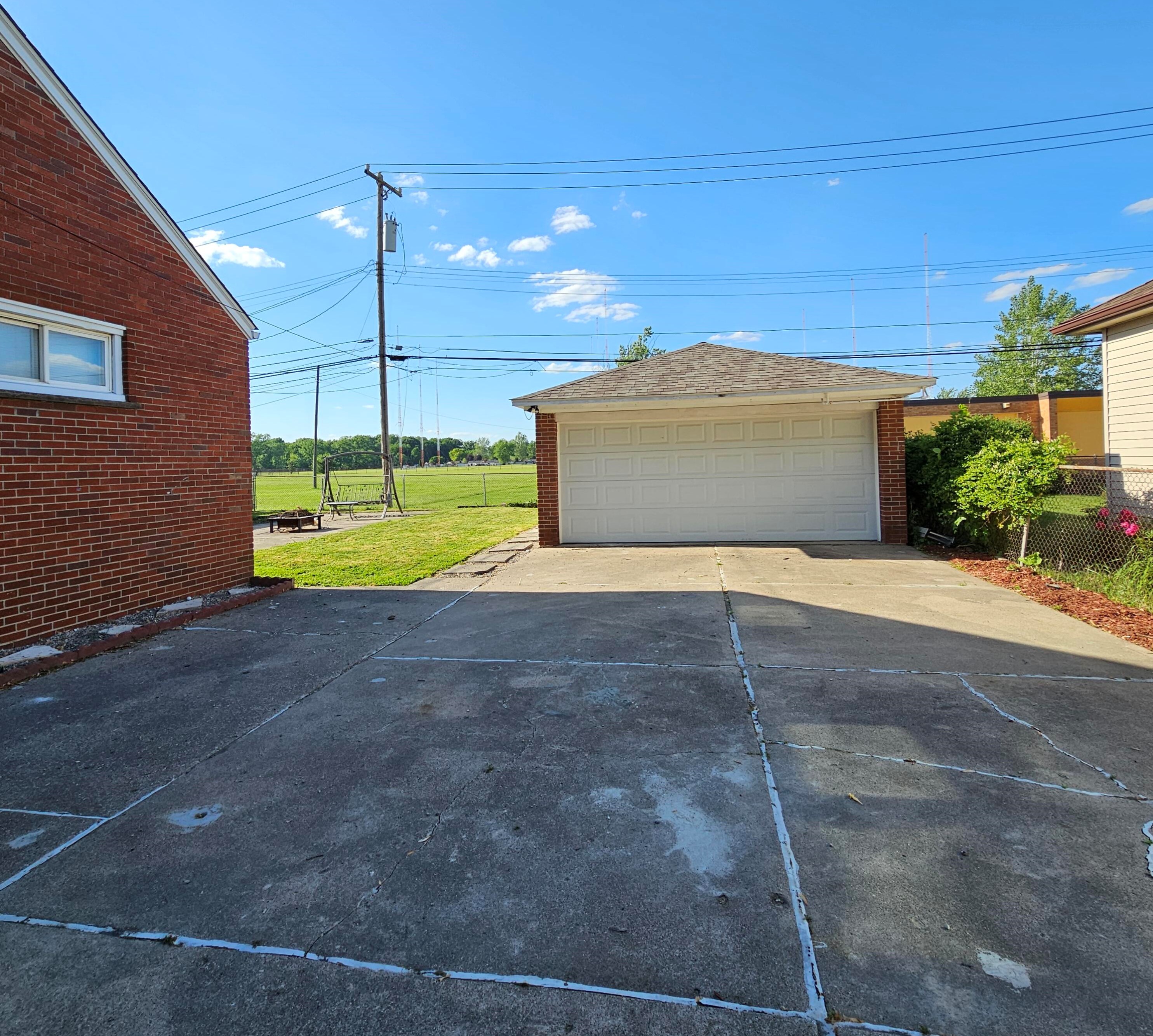 2118 Moran Ave, Lincoln Park, MI 48146-3736