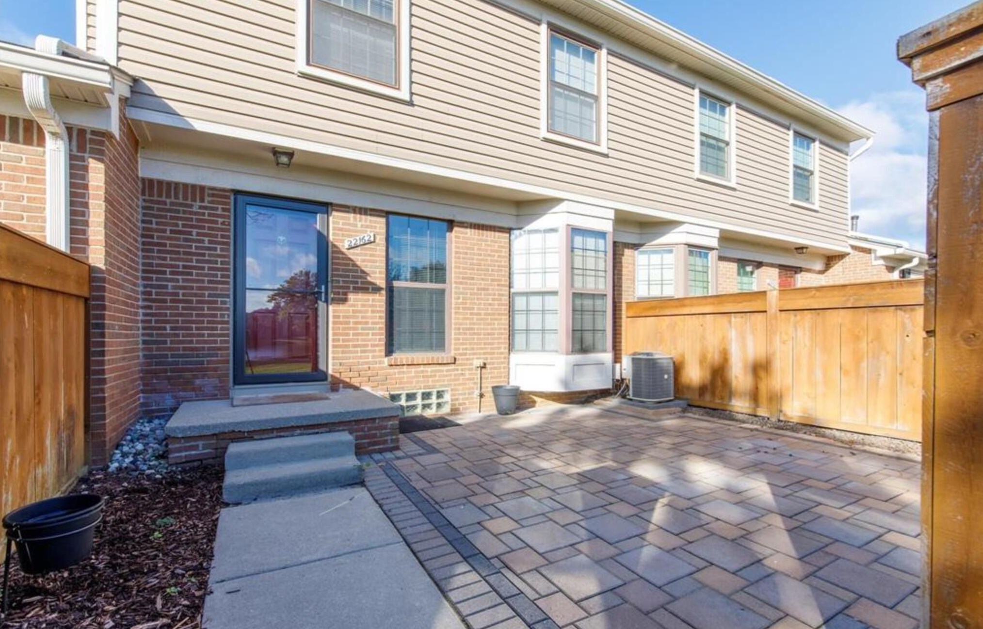 22162 Edgewater, Novi, MI 48375