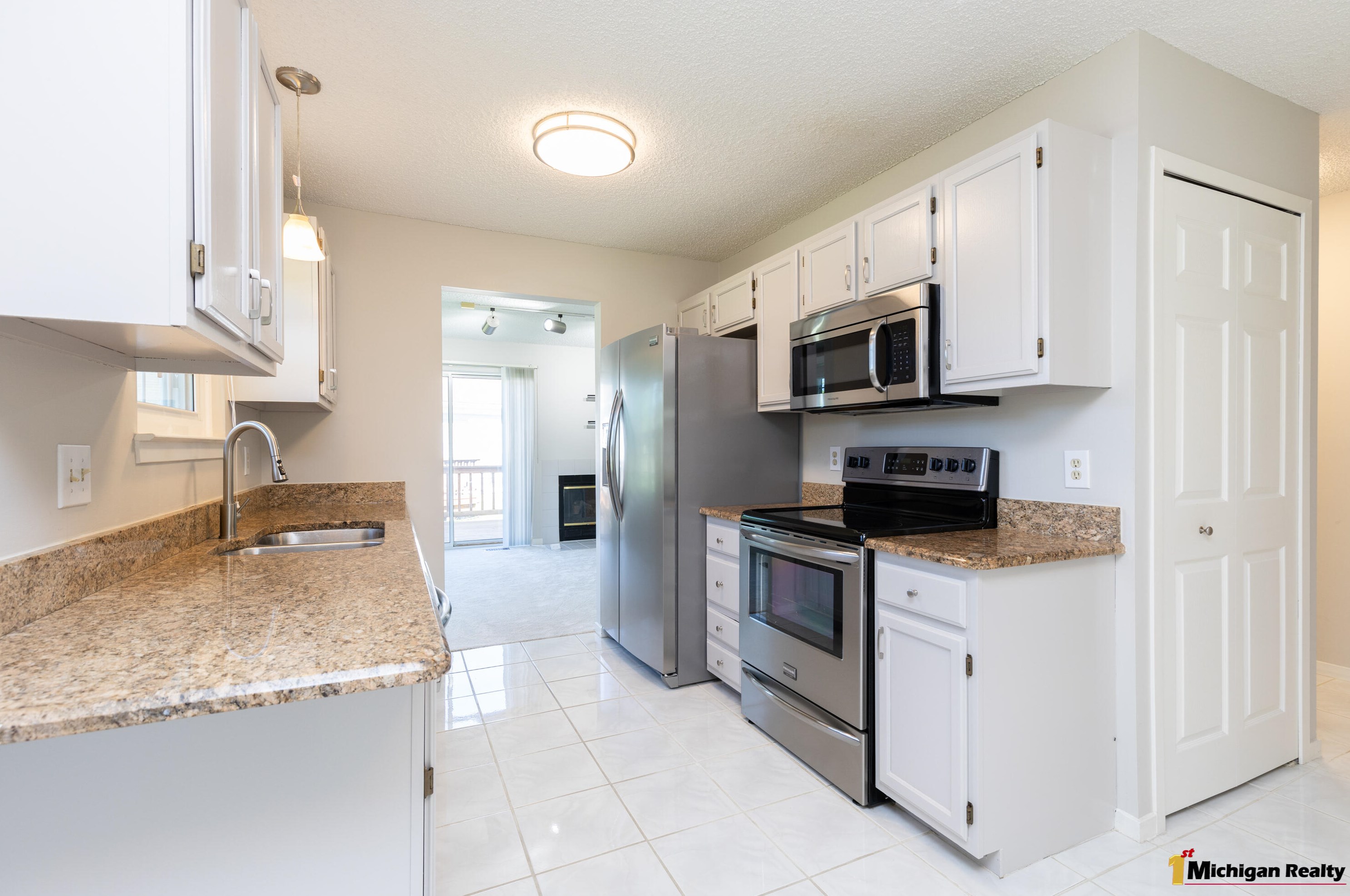 41305 Cornell Dr, Novi, MI 48377