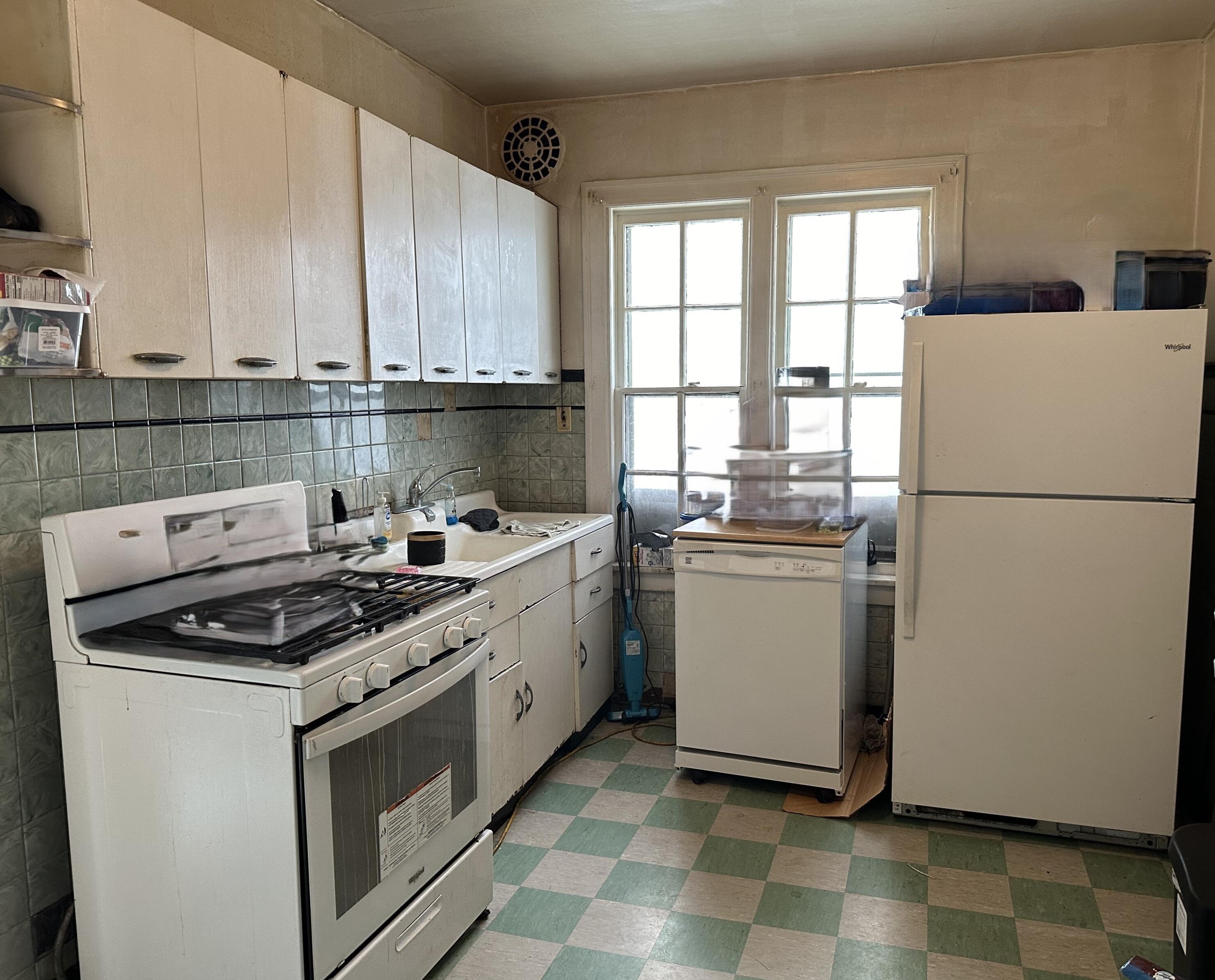349 Empire Ave, Benton Harbor, MI 49022-5358