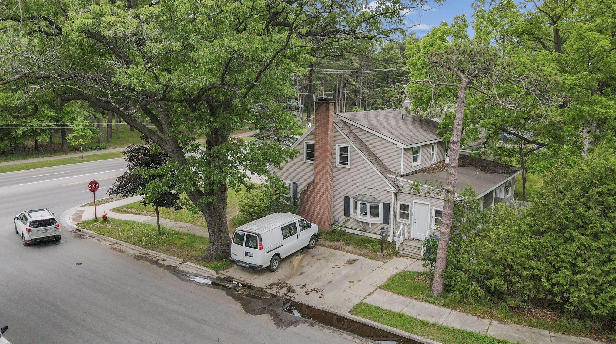 917 S Division St, Traverse City, MI 49684
