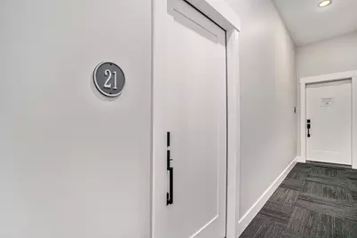 310 Washington Avenue #21, Grand Haven, MI 49417 - Photo 4