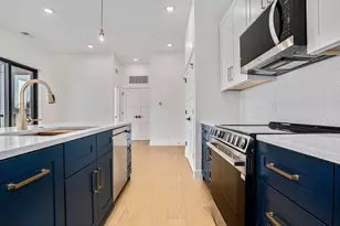 310 Washington Ave, Grand Haven, MI 49417 - Photo 8