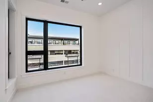 310 Washington Ave, Grand Haven, MI 49417 - Photo 10