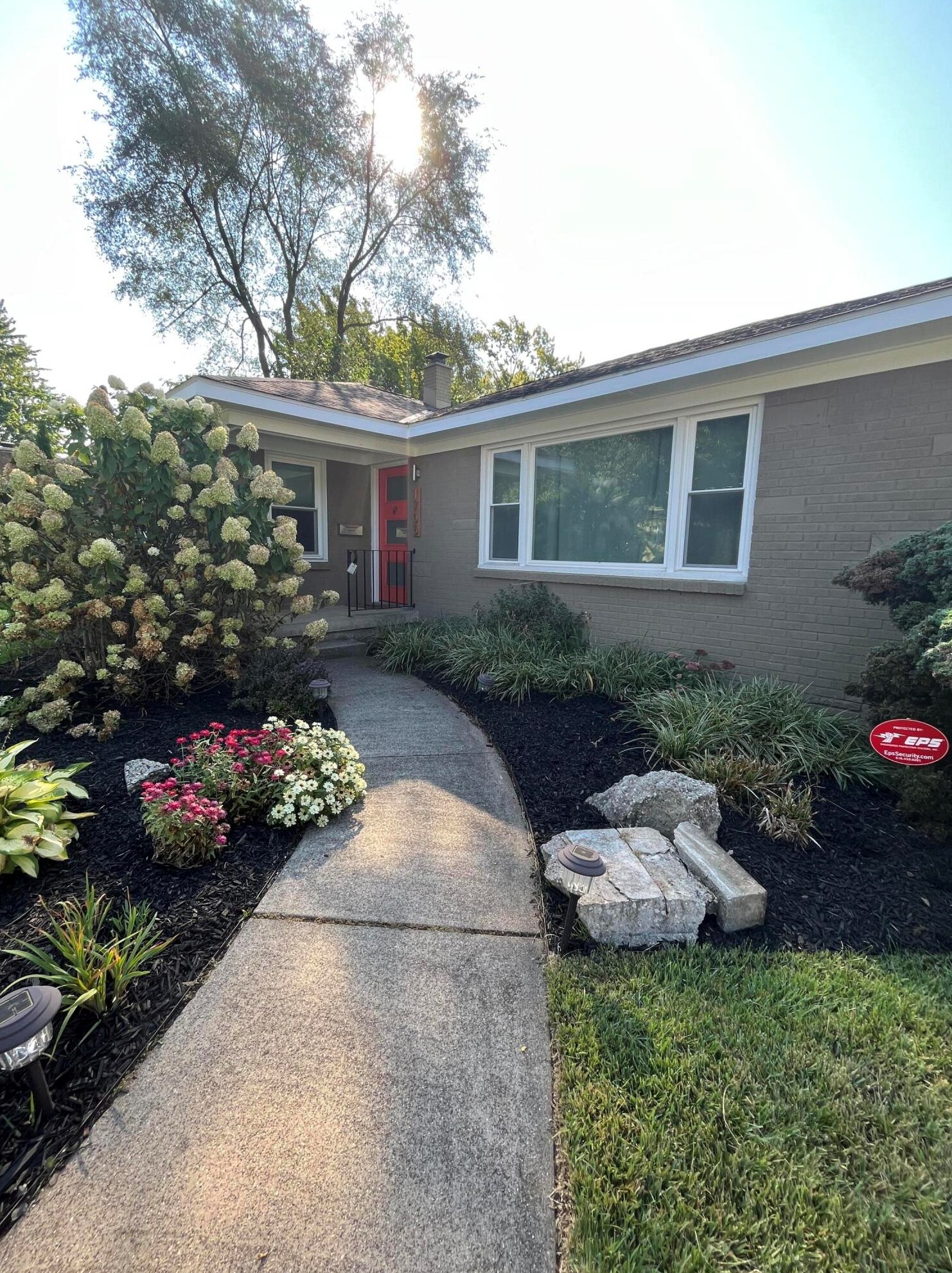 1706 Boston St, Grand Rapids MI  49506-4417 exterior