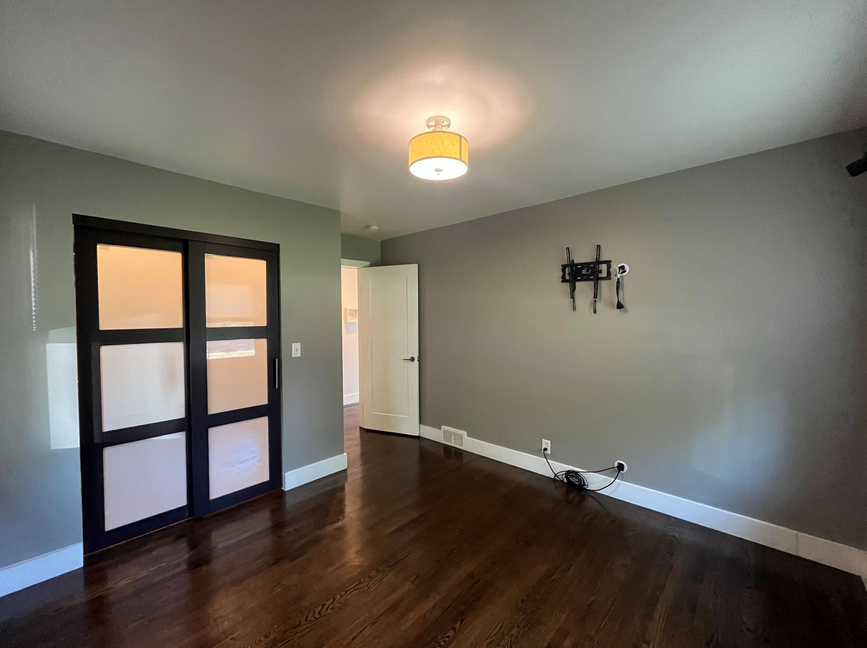 1706 Boston St, Grand Rapids MI 49506-4461 exterior