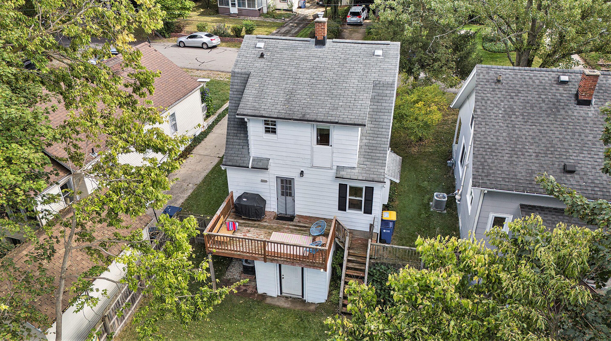 3323 Paris Ave, Grand Rapids MI 49507-2633 exterior