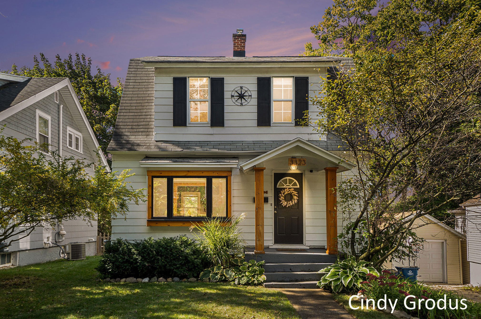 3323 Paris Ave, Grand Rapids MI  49525-2550 exterior