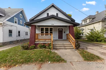 907 College Avenue NE, Grand Rapids, MI 49503 - Photo 1