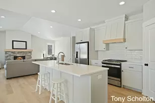 5184 Blendon Mdw Cir, Hudsonville, MI 49426 - Photo 2