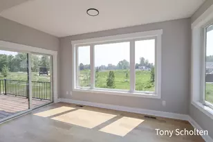 5184 Blendon Mdw Cir, Hudsonville, MI 49426 - Photo 8