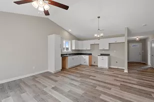 5401 Volterra Dr, Monroe, MI 48161 - Photo 6