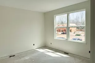 1995 N Shorewood Ln, Holland, MI 49423 - Photo 8