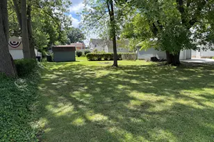 308 N Elm St, Three Oaks, MI 49128 - Photo 4