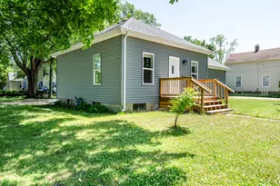 308 N Elm St, Three Oaks, MI 49128 - Photo 2