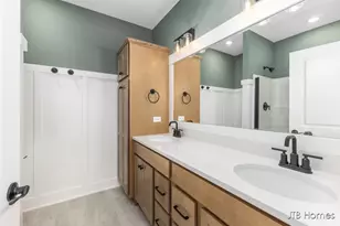 5561 Canal Ave SW, Wyoming, MI 49418 - Photo 14