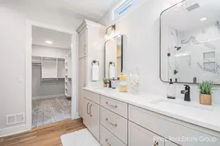 8422 Ravinewood Dr, Jenison, MI 49428 - Photo 24